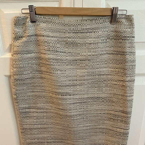 Ann Taylor Dresses & Skirts - Ann Taylor pencil skirt woven style